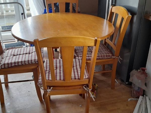 Free table and 4 chairs - Main image