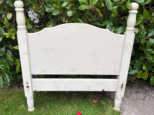 4 Solid Pind headboards - Main image