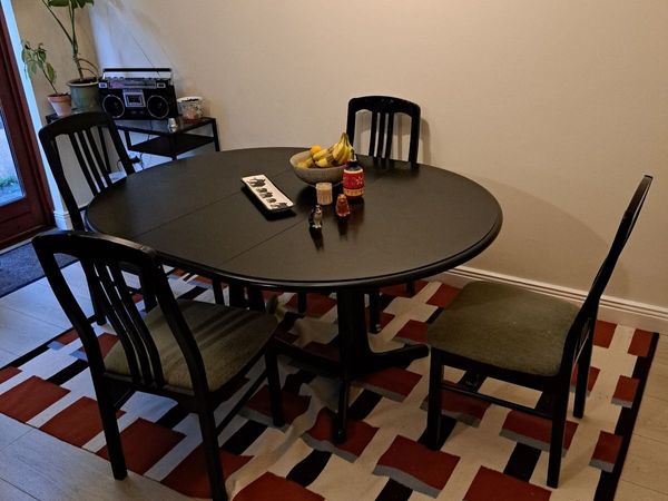 Dining table with 4 chairs - Main image