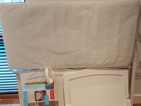 Baby cot - like new - Main image
