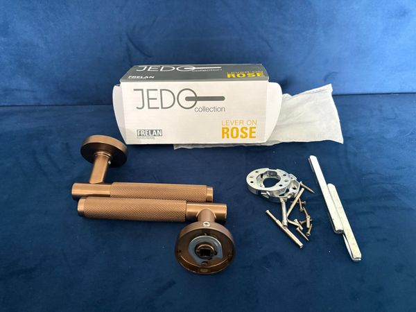 Rose gold Lever on Rose knurled door handle - Main image