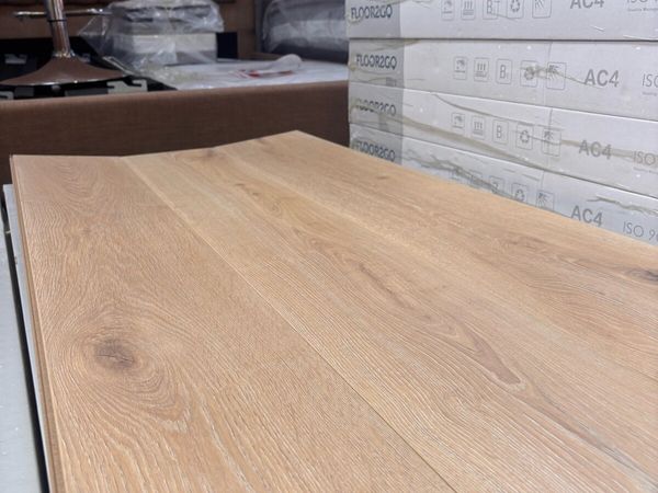 Brand new laminated flooring - Main image