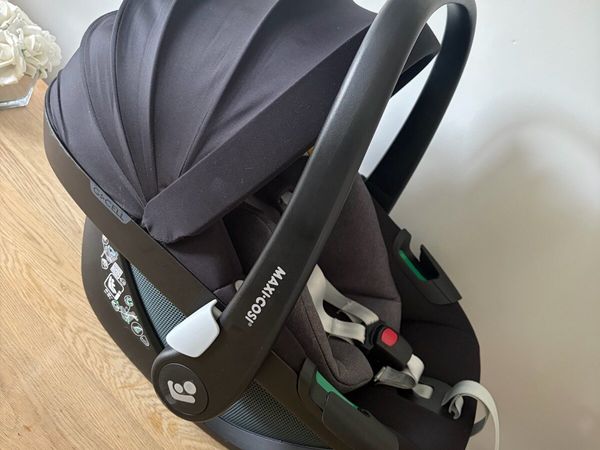 Maxi - Cosi pebble car Seat and 2 Bases - Main image