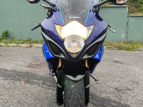 SUZUKI GSXR1000K5 €3950 - Main image