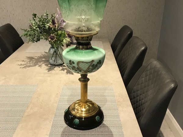 Antique oil lamp - Main image