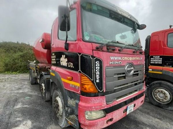2007 Hino Mixer with Conveyor - Main image