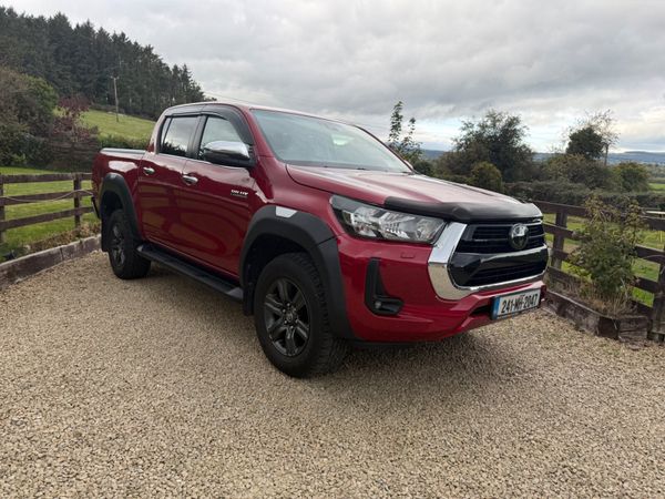 Toyota Hilux 2024 2.8 Automatic like new - Main image