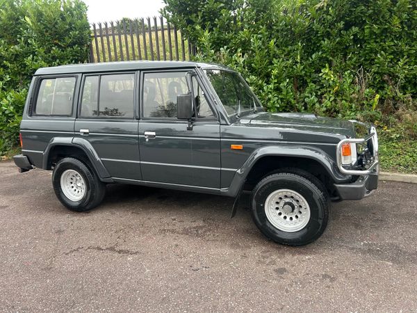 Mitsubishi Pajero 1990 - Main image