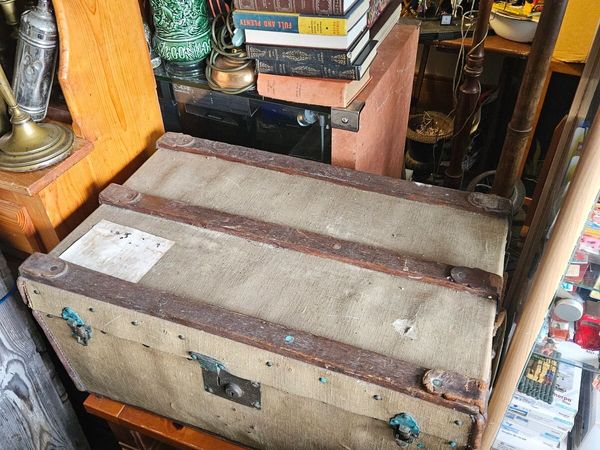 Vintage Antique Traveling Chest Trunk - Main image