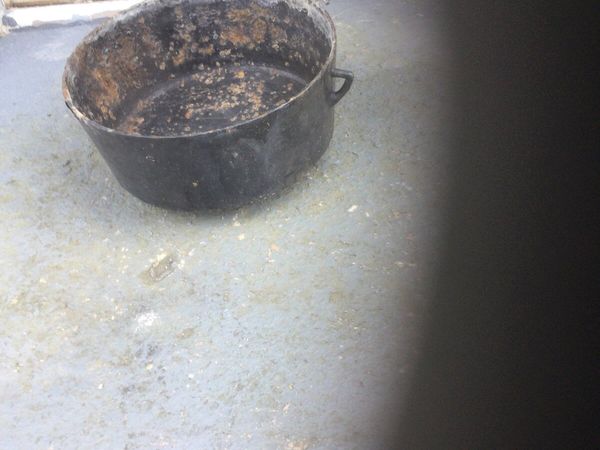 Antique large skillet - Main image