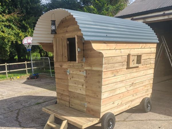Shepard's hut Hen house/playhouse - Main image