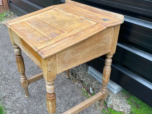 Vintage school desk - Main image
