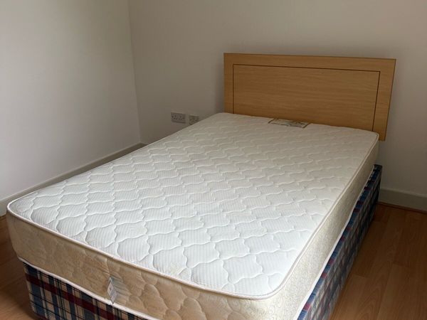 Small double bed, one and a half bed - Main image