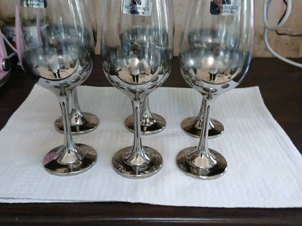 NEWGRANGE PLATIUM WINE GLASSES - Main image