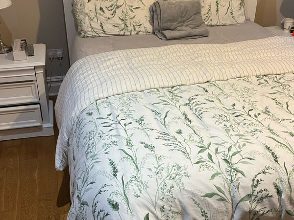Bedroom furniture - Main image