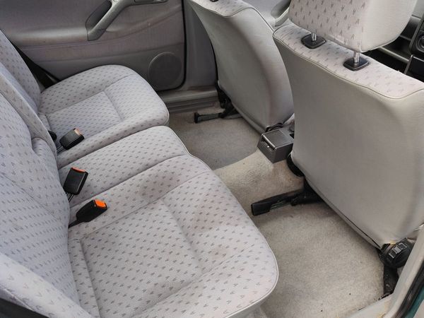 Volkswagen Passat 1995 2.0 petrol manual - Main image