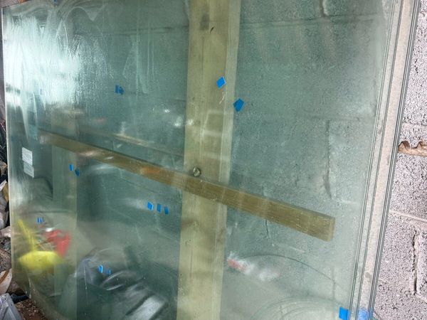 Shopfront glass panes - Main image