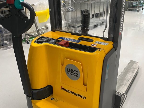 Pallet stacker - Main image