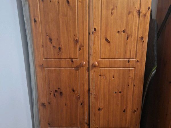 Pine wardrobe - Main image