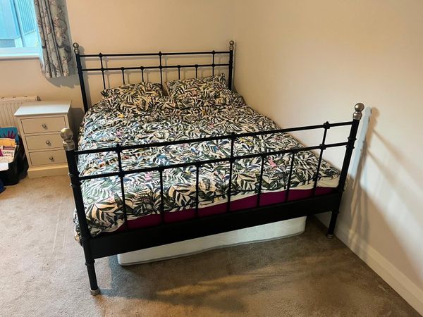 King size bed - Main image