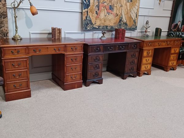 Victorian-style Leather top pedestal desks - Main image