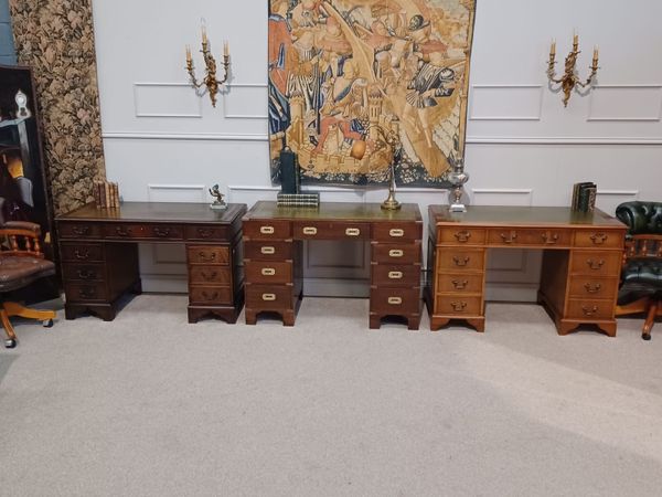 Victorian-style Leather top pedestal desks - Main image