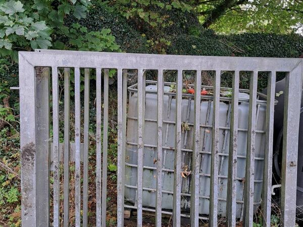 Steel gates - Main image