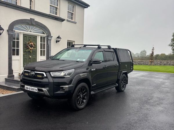Toyota Hilux Invincible 2.8 Automatic - Main image