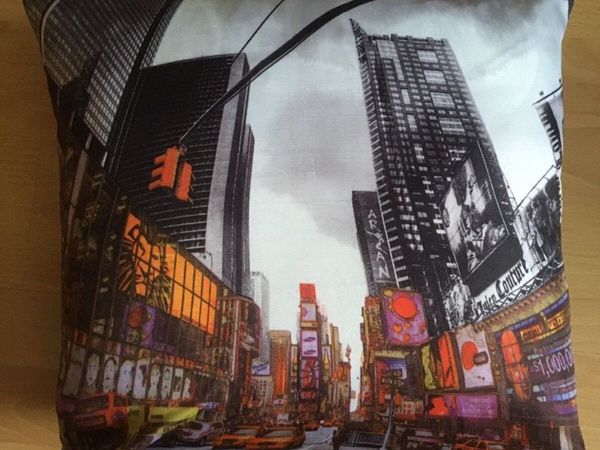 Beautiful City Design Cushion - Main image