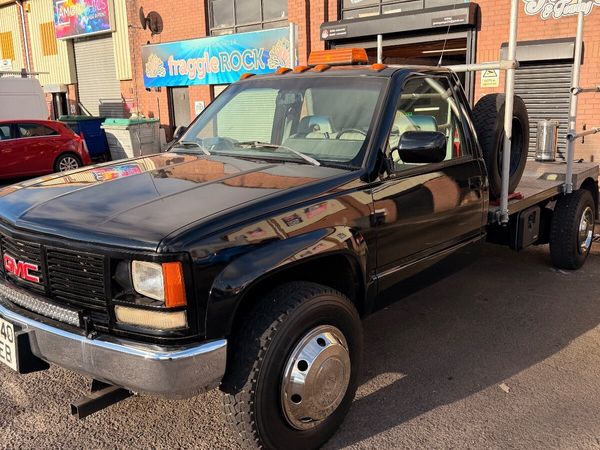GMC SIERRA PICKUP TRUCK - Main image