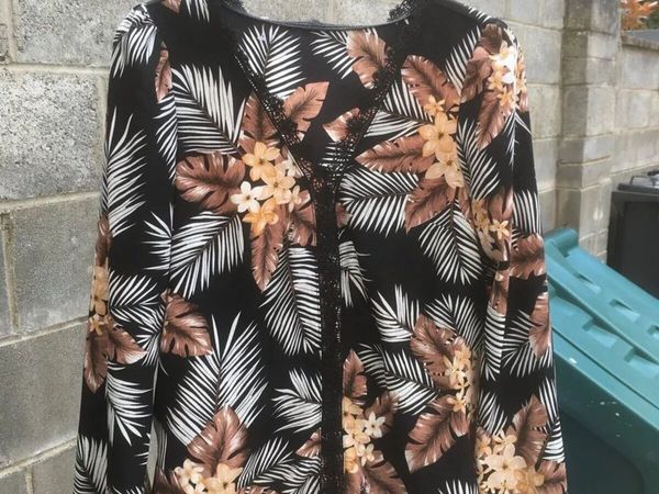 Brand New Ladies Top, Size Medium - Main image