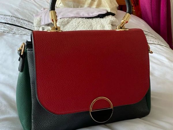 Beautiful Handbag with unusual Colour Design - Main image