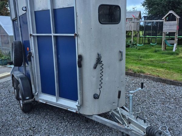 Ifor Williams 505 Horsebox - Main image