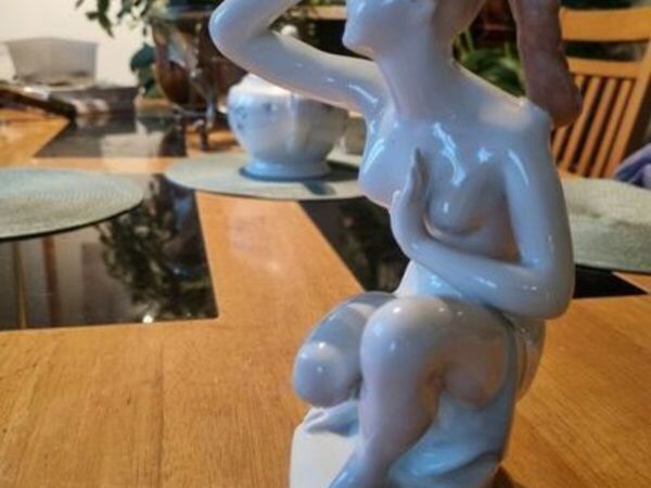 Vintage Budapest Aquincum porcelain figurine - Main image
