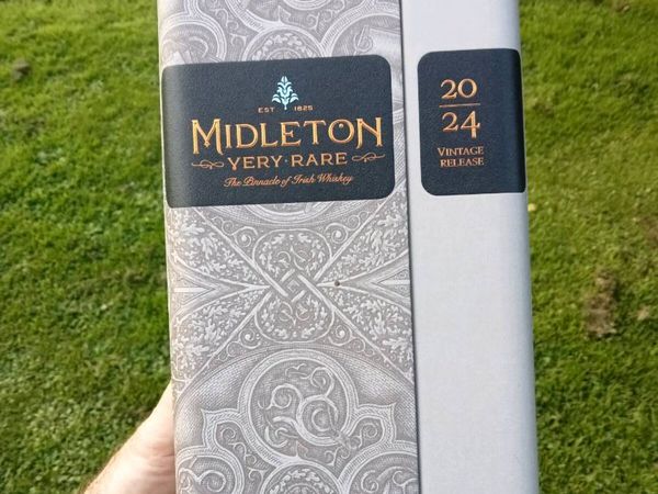 Middleton very rare whiskey box - Main image