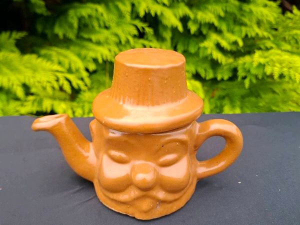 One cup novelty tea pot postage possible - Main image