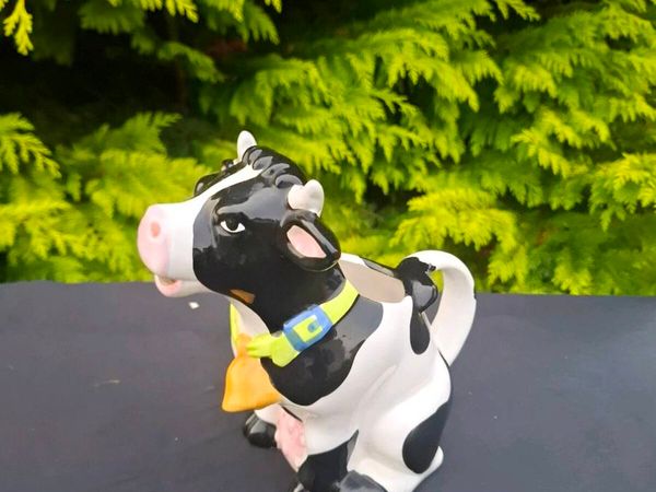 Cow novelty pitcher postage possible - Main image