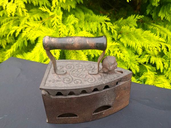 Antique coal iron - Main image