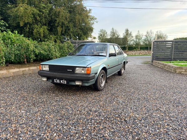 Toyota carina - Main image