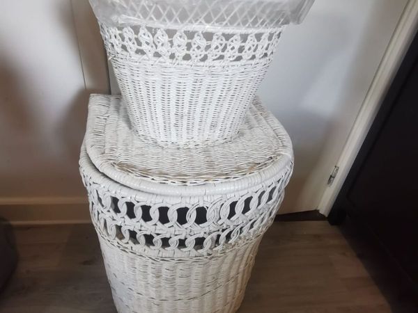 Quality Bathroom Wicker Set - Main image