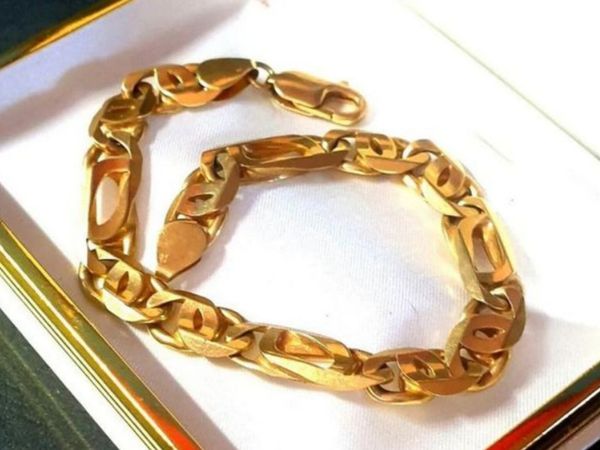 Vintage 9ct Gold Heavy Curb Link Bracelet - Main image