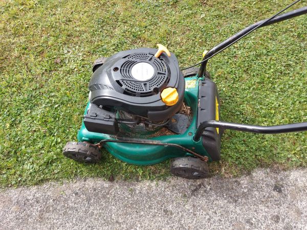 Petrol Lawnmower FPLMP99, Works great,No grass box - Main image