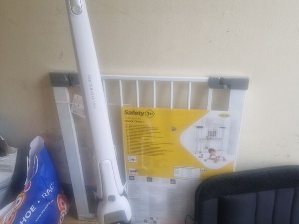 Hoover and baby gate - Main image