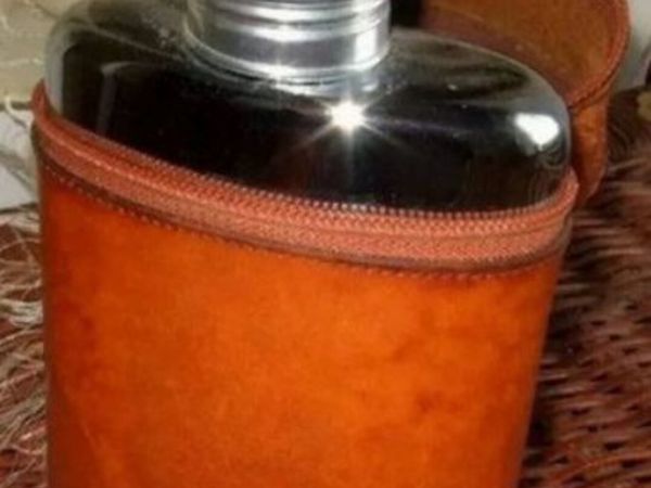 Vintage Harrods Hip flask & Leather Case - Main image
