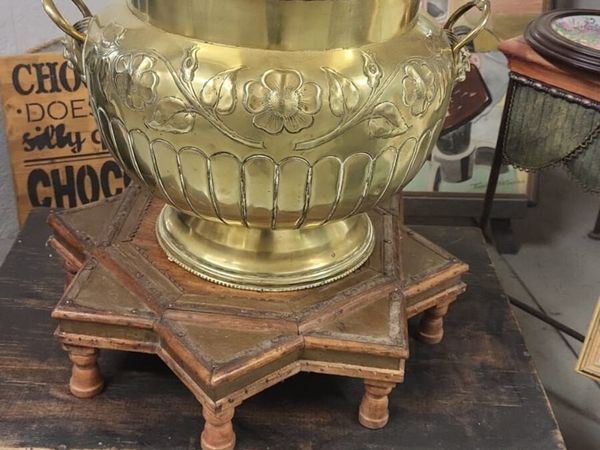 Large 19th century brass planter - Main image
