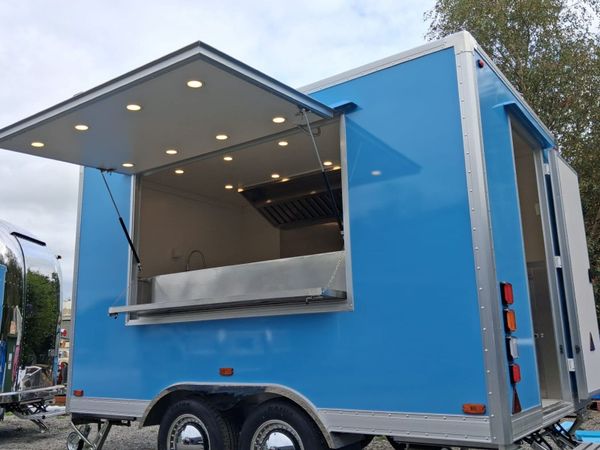 3.5 Meter Catering Trailer by Retro Food Trucks - Main image
