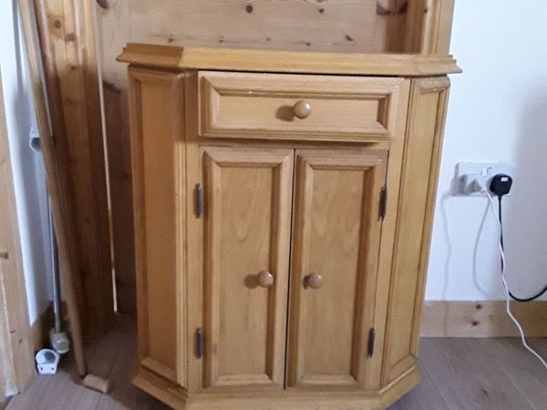 Lovely small unit holds a multitude - Main image