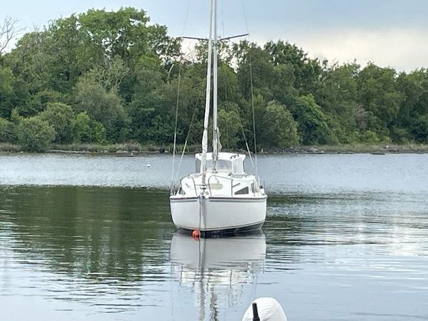 Leisure 20 bilge keel trailer sailer - Main image