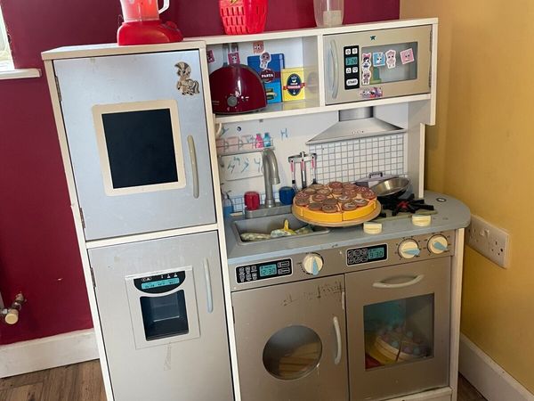 Toys - Main image
