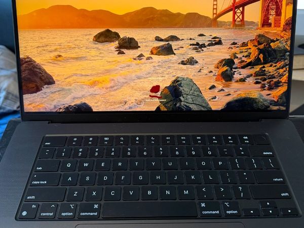 MacBook Pro M3 Pro 12-Core CPU and 18-Core GPU 16" - Main image